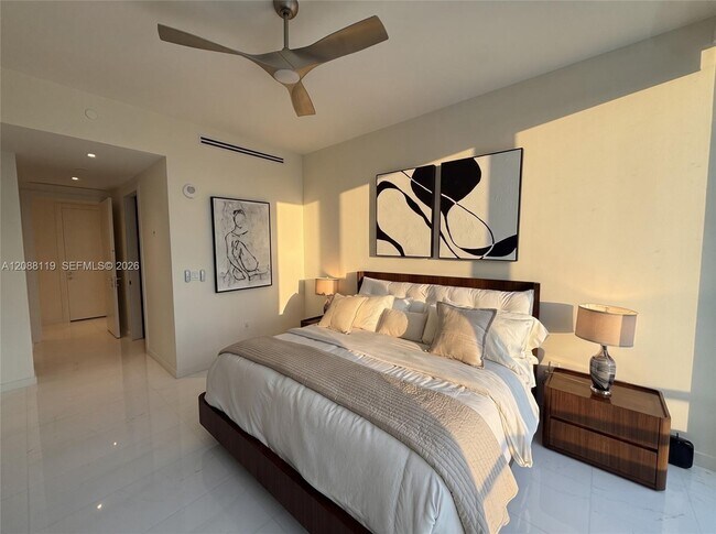 Building Photo - 300 Biscayne Blvd Way