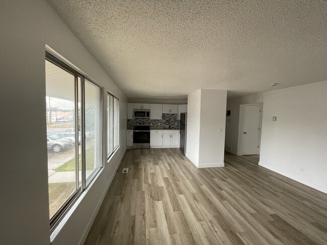 Building Photo - 116 Lilac Way