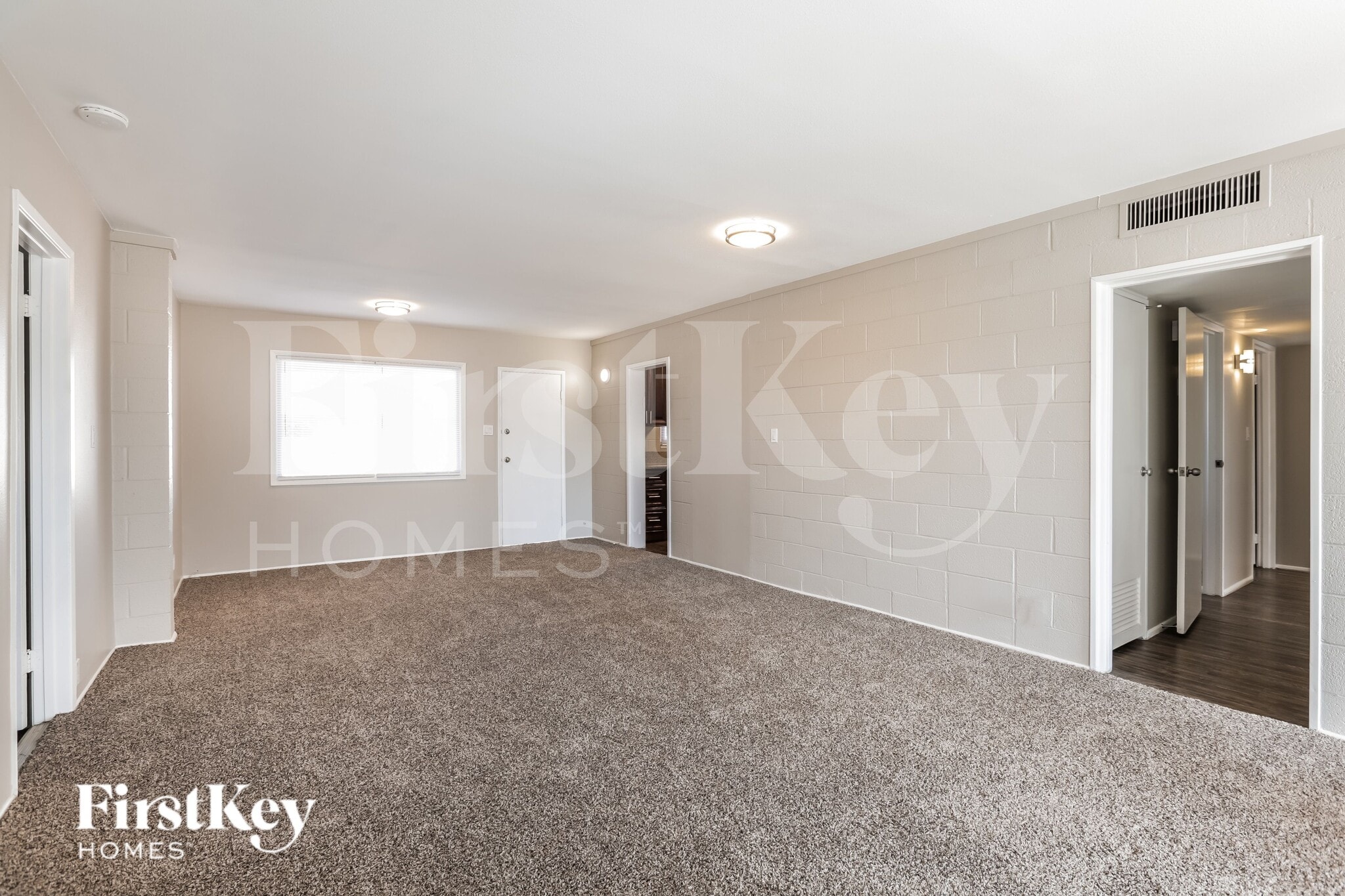 Building Photo - 2800 E Webb Ave