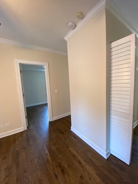 Building Photo - 3246 N Clifton Ave