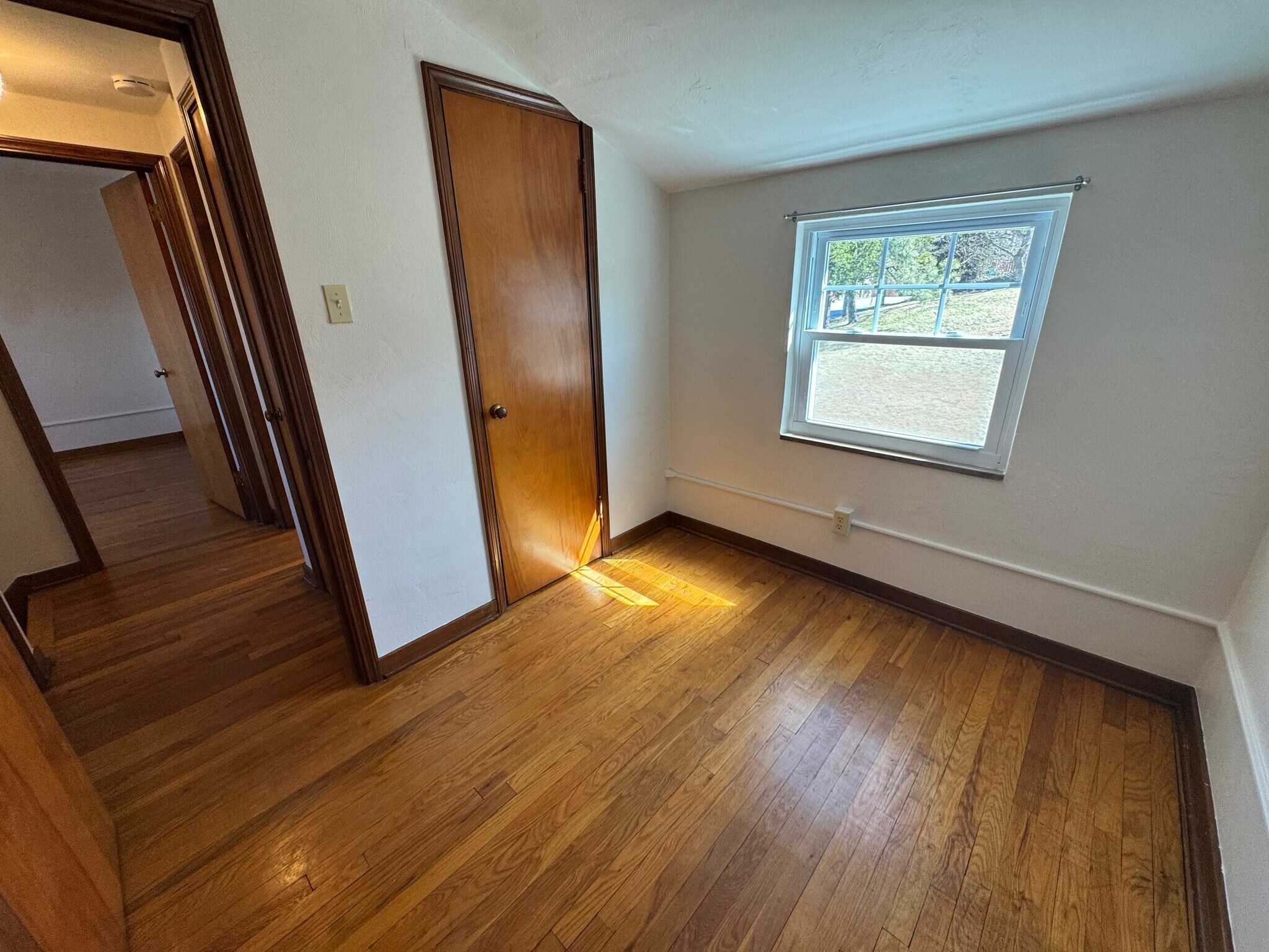 Building Photo - 801 Broadway Ave