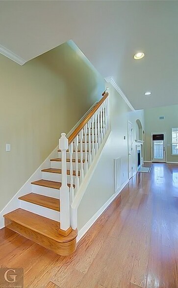 Building Photo - 110 Diana Dr