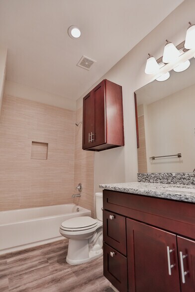 Building Photo - 3245 Dixie Dr