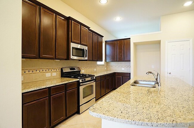 Building Photo - 29015 Davenport Dr