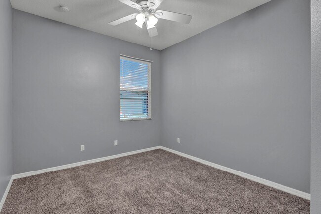 Building Photo - 10029 Silk Grass Dr