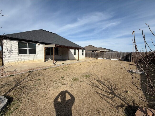 Building Photo - 6025 W Quinn St