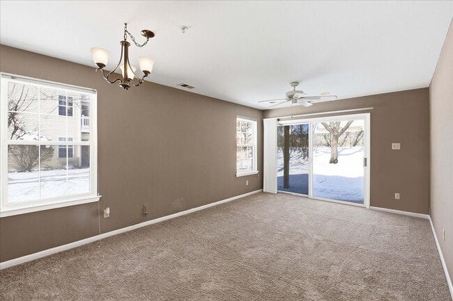 Building Photo - 29 Foxglove Dr