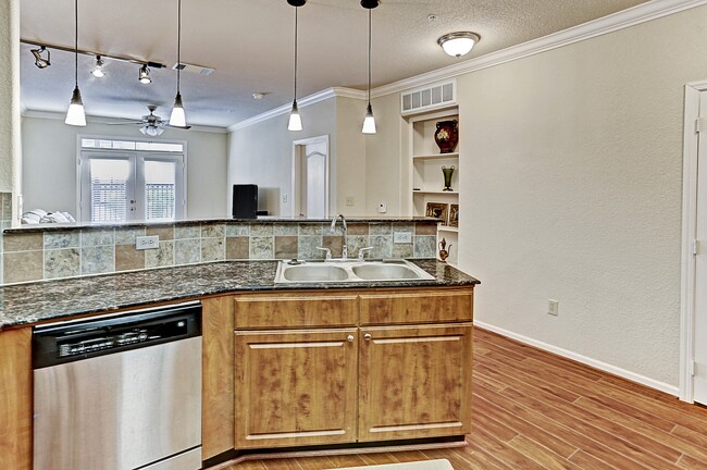 Building Photo - 1711 Old Spanish Trl