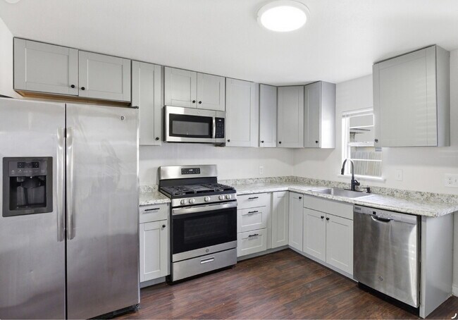 Building Photo - 413 W Wright Blvd