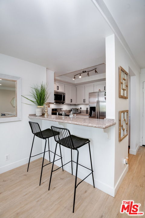 Breakfast nook - 7800 Topanga Canyon Blvd