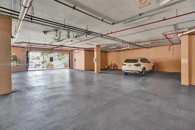 Building Photo - 8816 Collins Ave