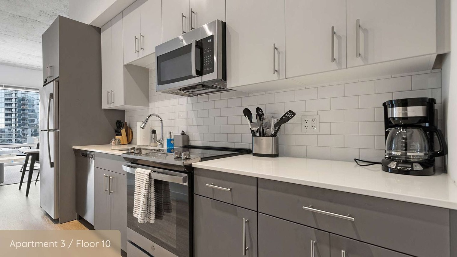 Building Photo - 853 W Blackhawk St