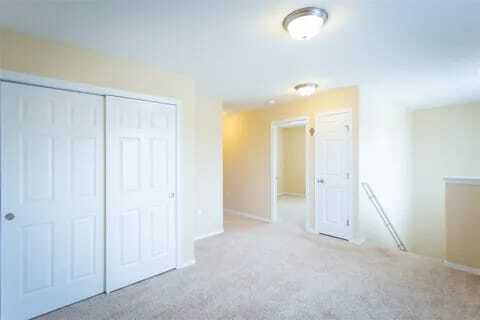 Building Photo - 1033 Heather Dr