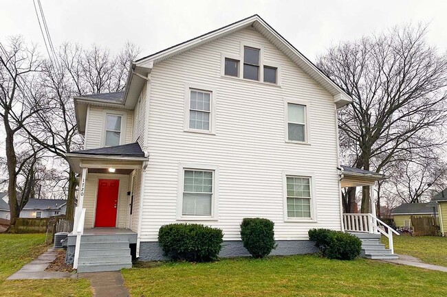 Primary Photo - Newly Updated Duplex in Middletown!