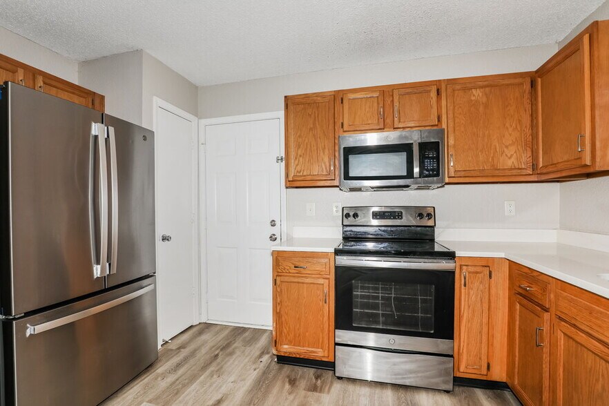 Building Photo - 629 Locust Grove Ln