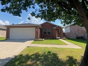 Building Photo - 1720 Pebble Brook Way