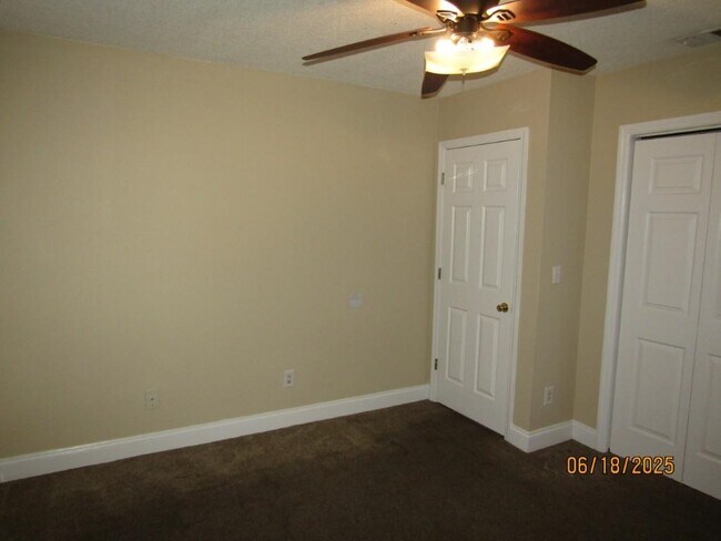 Building Photo - 4150 Horseshoe Rd N