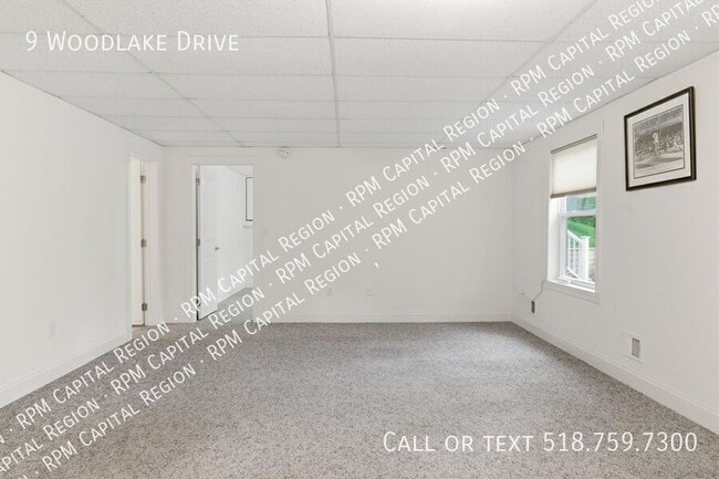 Building Photo - 9 Woodlake Dr