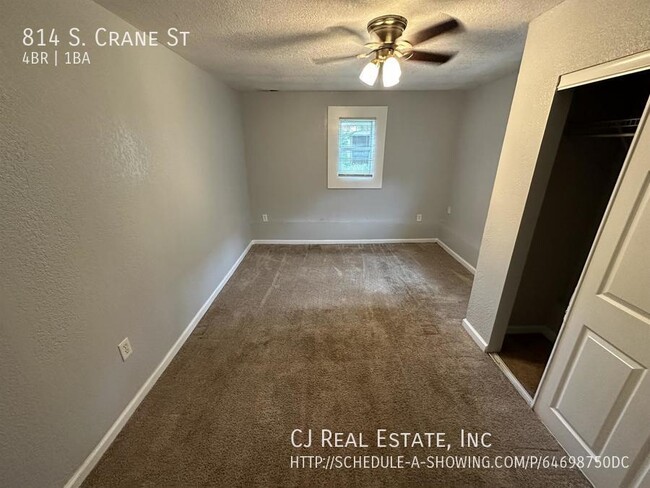 Building Photo - 814 S Crane St