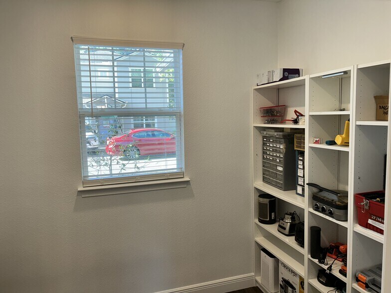 Building Photo - 223 Emmy Cv