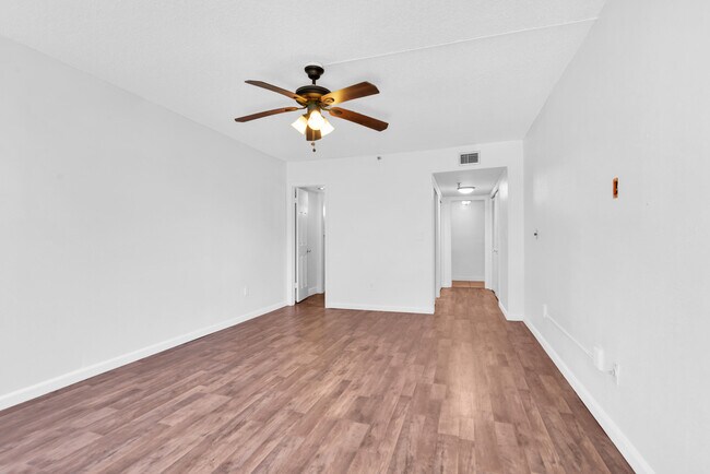 Building Photo - 859 Jeffery St