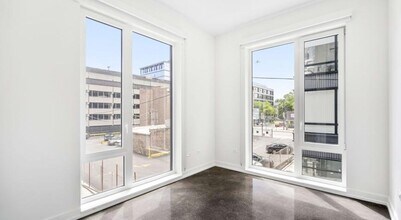 Building Photo - 1 bedroom in Chicago IL 60640