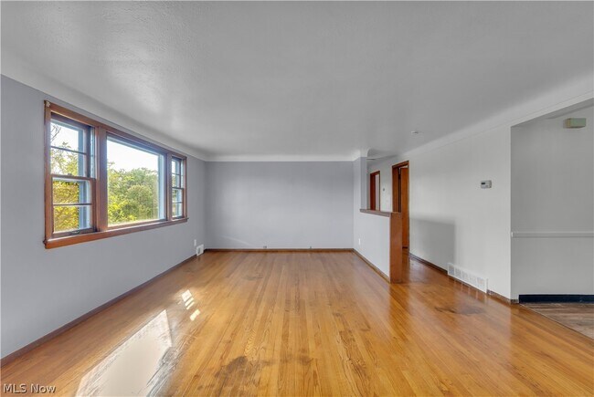 Building Photo - 77 Solon Rd