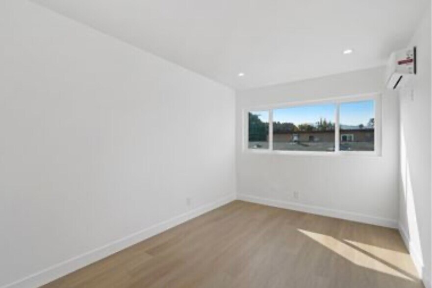 Building Photo - 2915 Hauser Blvd