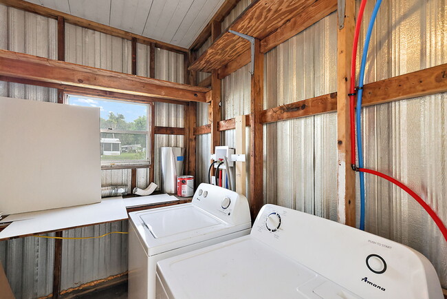 Building Photo - 123 Camellia Dr