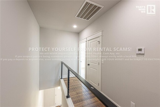 Building Photo - 1039 S Laramie Hts