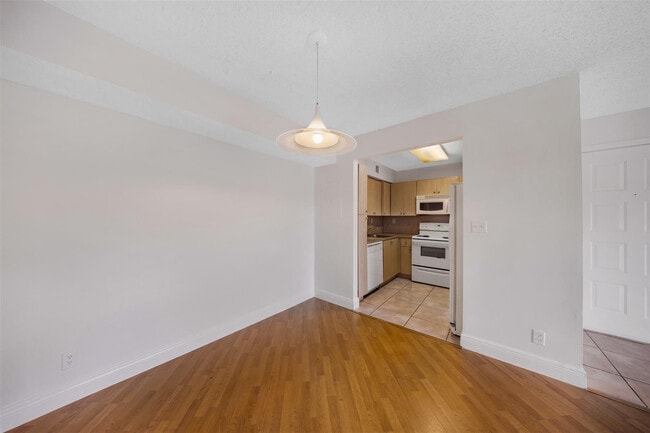 Building Photo - 2809 N Course Dr