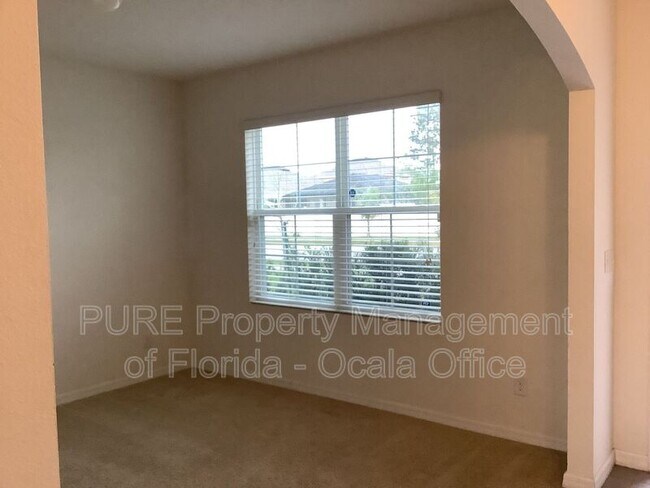 Building Photo - 2880 NE 43rd Rd