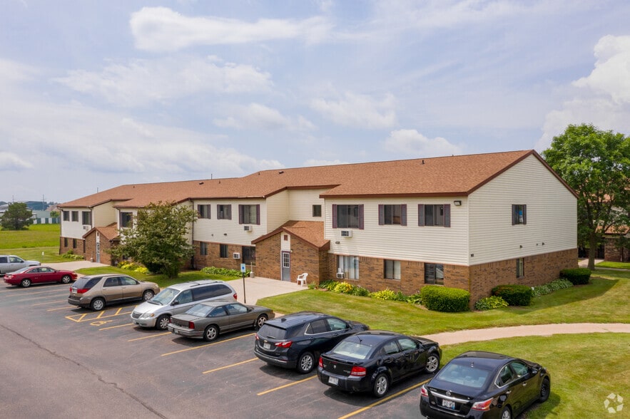 Oakridge Apartments 504 E 21st St Marshfield WI 54449 Apartment Finder