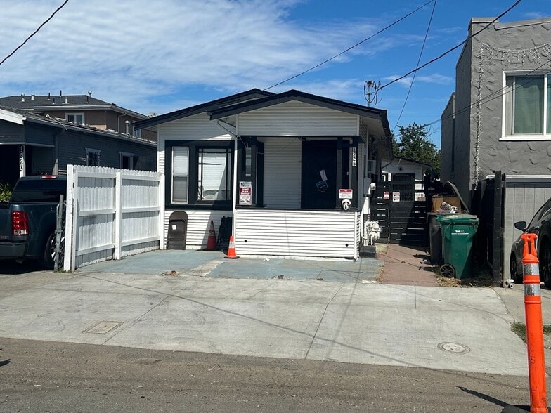 Building Photo - 1225 92nd Ave