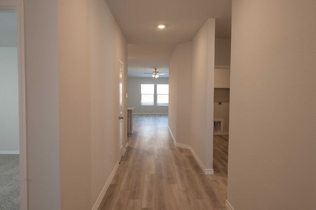 Building Photo - "Charming 3-Bedroom Haven with 2.5 Baths & Spacious Living in Belton!"