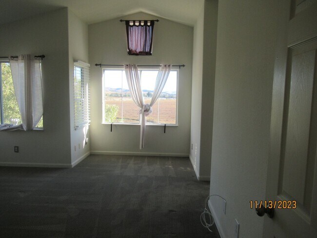 Building Photo - Napa Valley Yacht Club Living