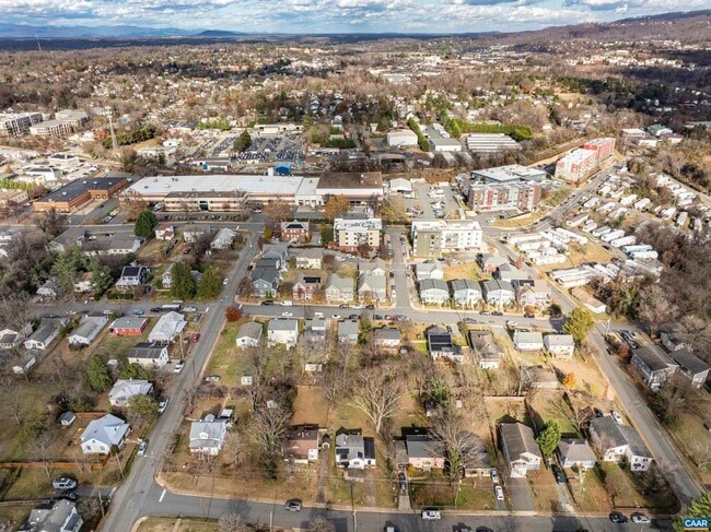 Building Photo - 1407 Vine St