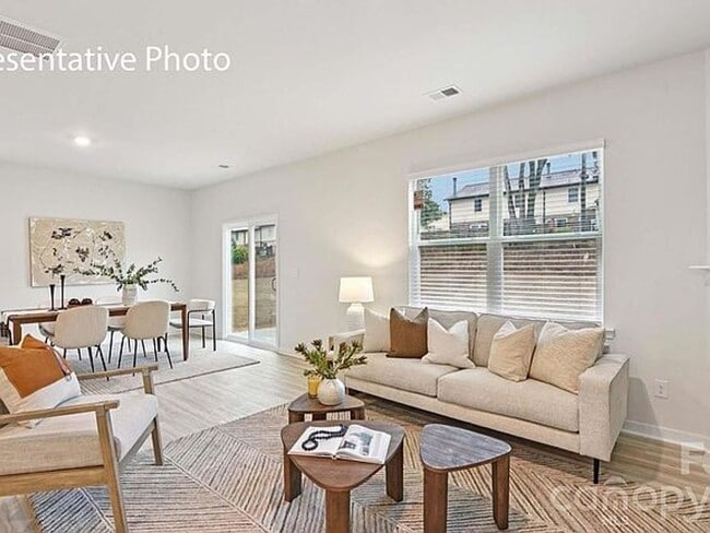 Building Photo - 676 13th Ave Dr NE