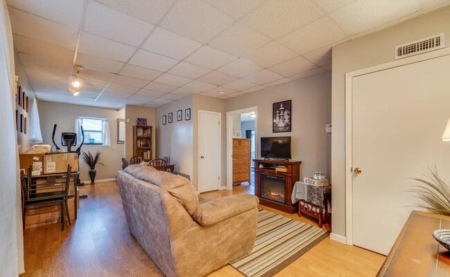 Building Photo - 1813 Todd Dr