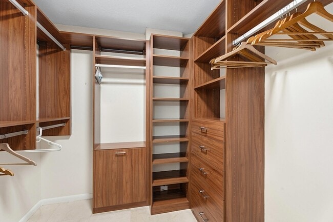 Building Photo - 3870 N Hwy A1A