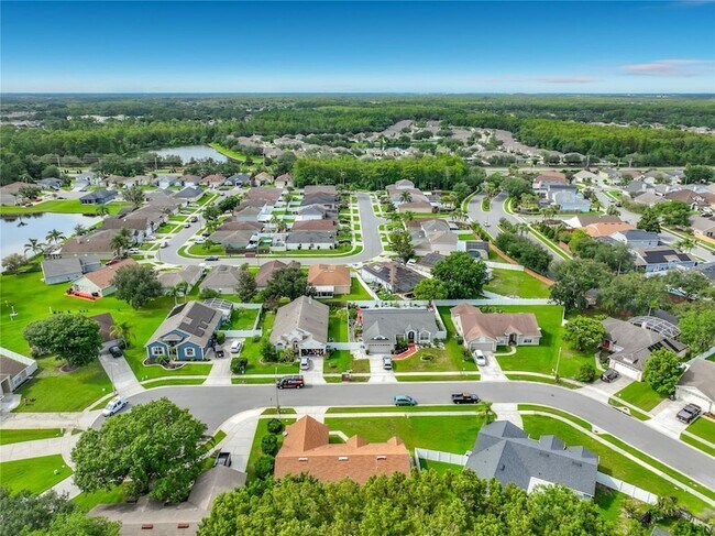 Building Photo - 3020 Hartland Ct