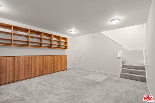 Building Photo - 10384 Northvale Rd