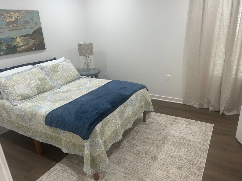 Building Photo - 144 N Coolwell Rd