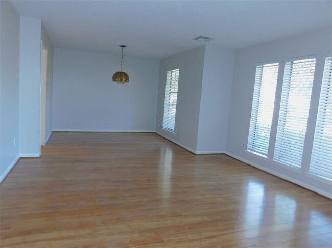 Building Photo - 11430 Sagemeadow Ln