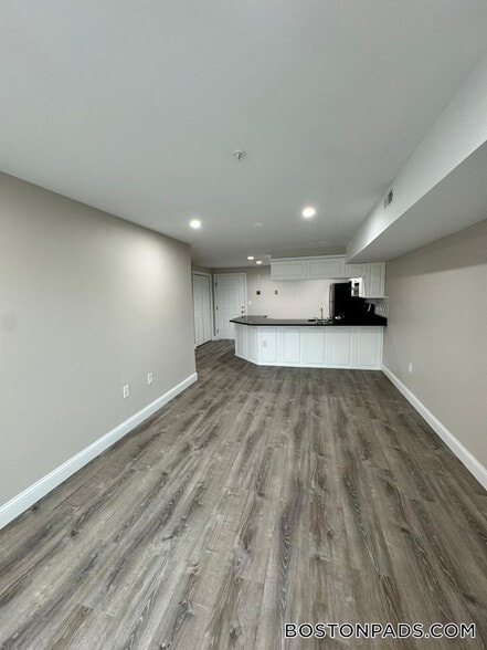 Building Photo - 21 Kenmar Dr