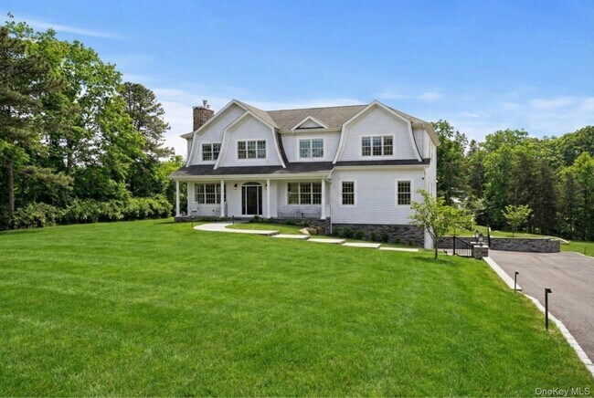 Building Photo - 490 Montauk Hwy