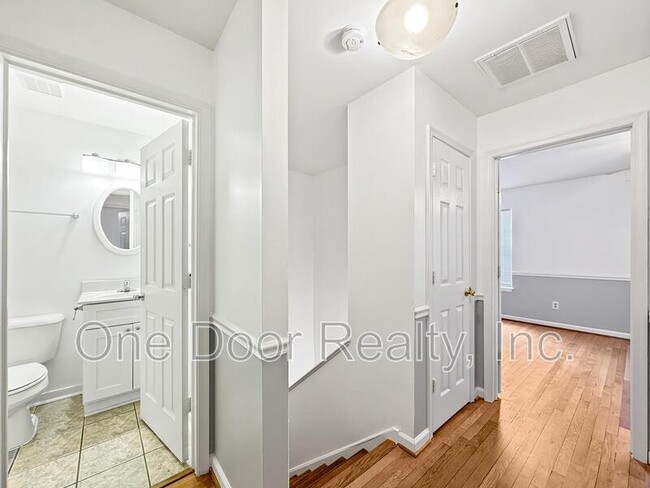 Building Photo - 285 Merrimac Trail