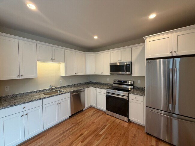 Building Photo - 85 Lowell St