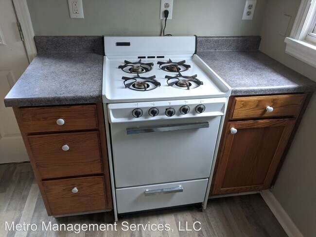 Building Photo - 2 br, 1 bath House - 741 Vine St