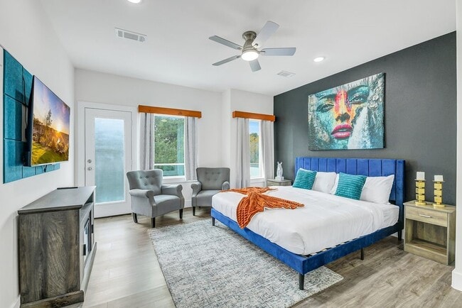 Building Photo - 6719 St Augustine St